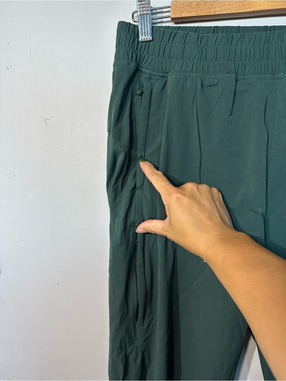 ALDER Be Free Joggers - Picture 4 of 10